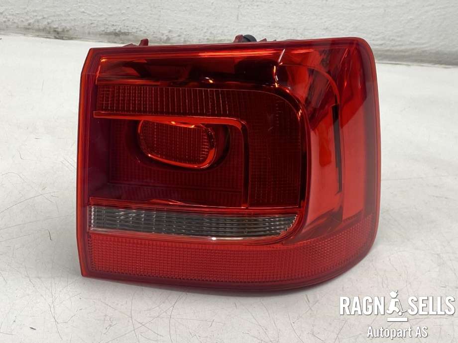 Baklykt høyre ytre til VW Touran, 2010-2015 (Type I, Fase 3)  (1T0 945 096 R)