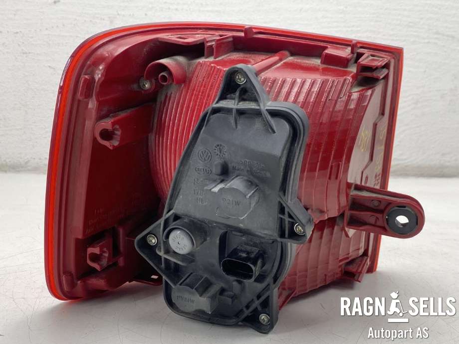 Baklykt høyre ytre til VW Touran 2010-2015 (Type I, Fase 3) (1T0 945 096 R|)