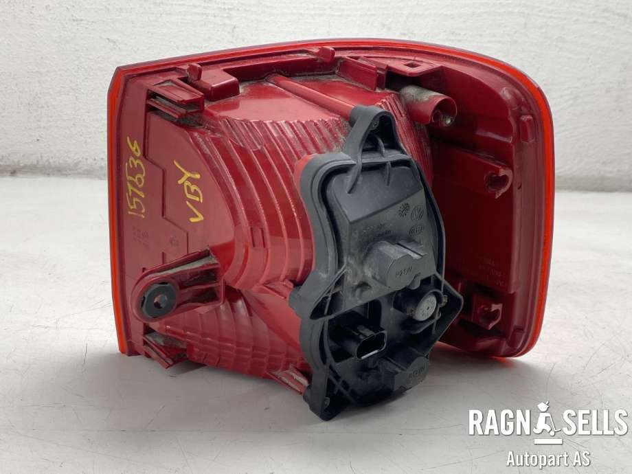 Baklykt venstre ytre til VW Touran 2010-2015 (Type I, Fase 3)  (1T0 945 095 R|)