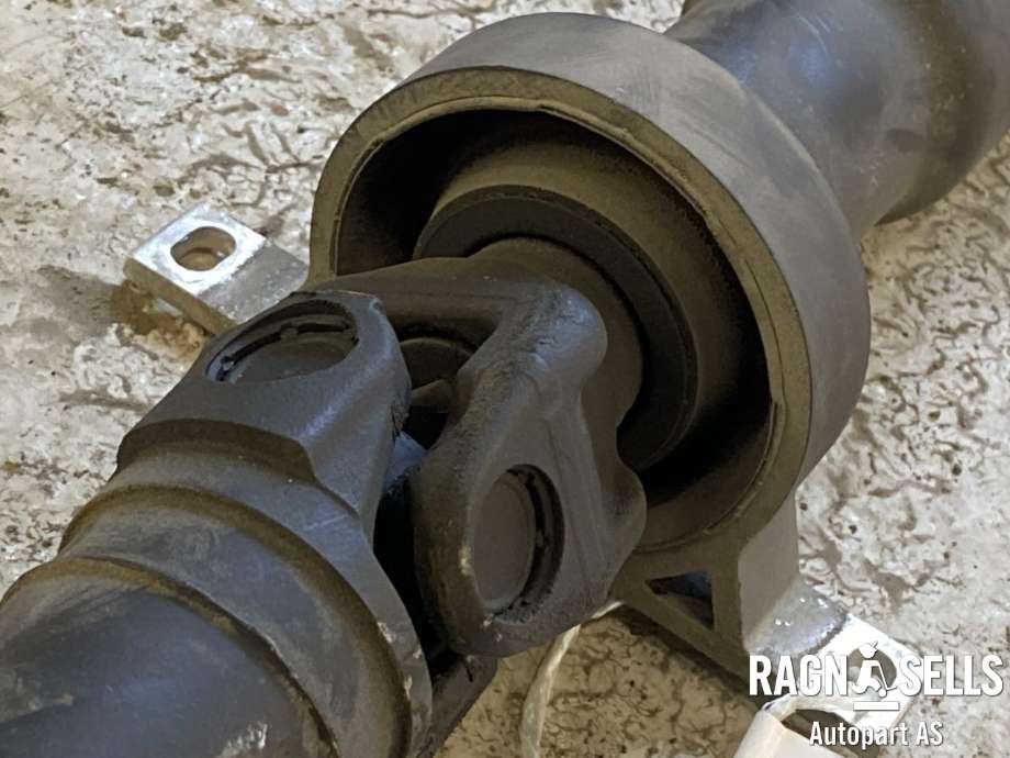Mellomaksel til BMW 5-Serie 2003-2010 (E60/E61) (E60/E61) (26 10 7 573 574|)