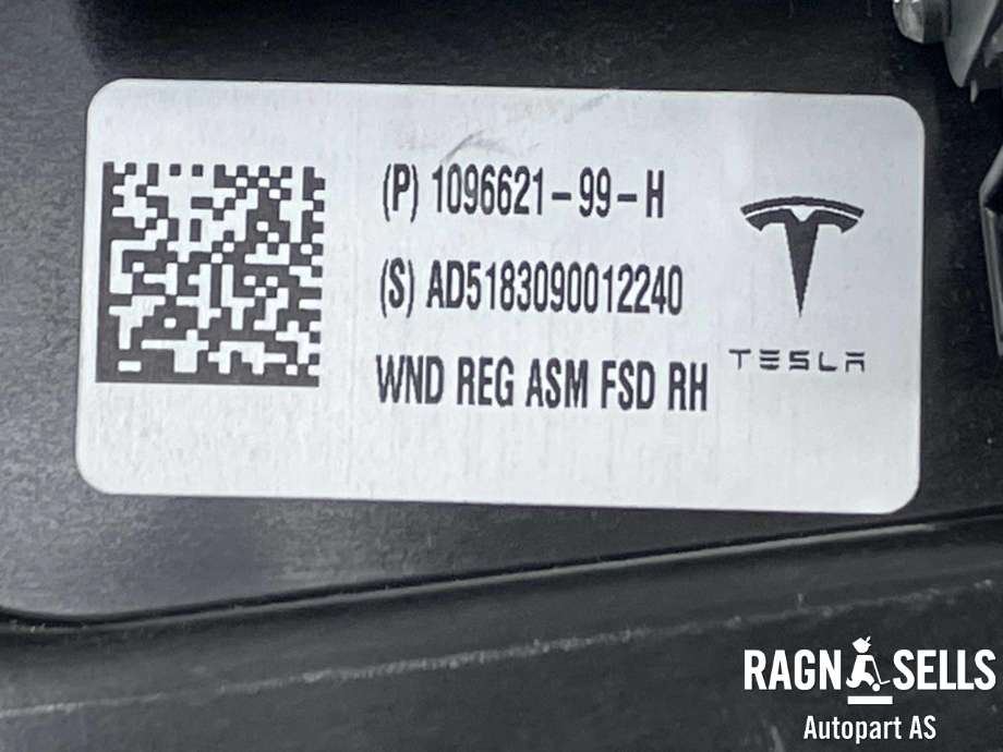 Ruteheis høyre foran til Tesla Model 3 2018-2023 (Fase 1)  (1096621999H|)