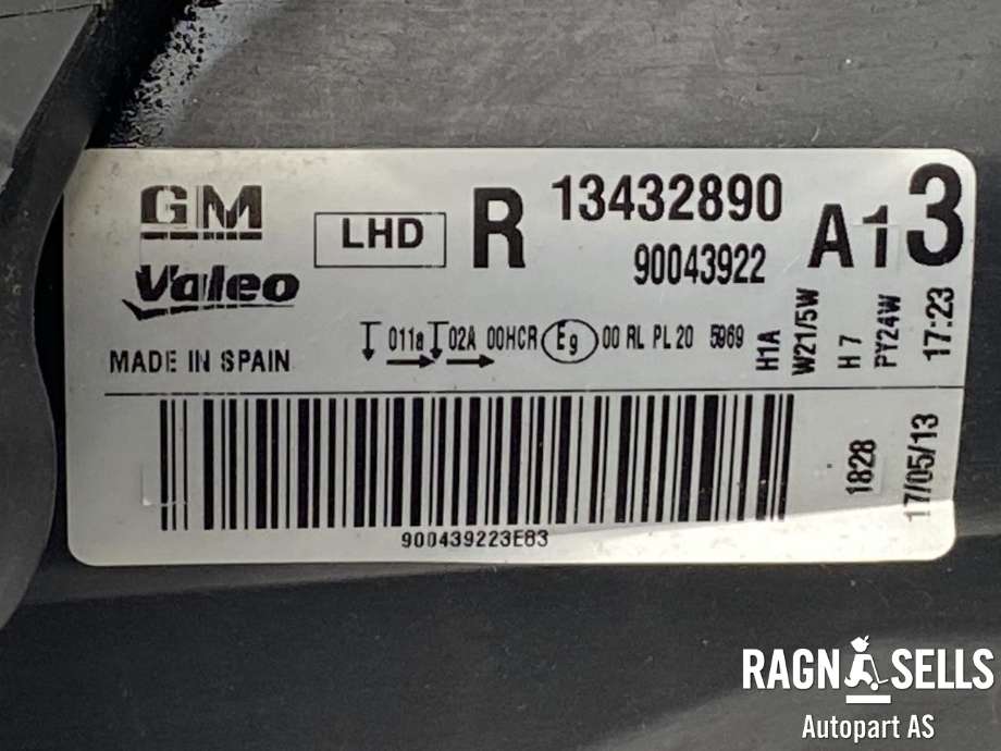 Frontlykt høyre halogen til Opel Corsa D 2006-2014  (VALEO|1216791|13432890|95515474)