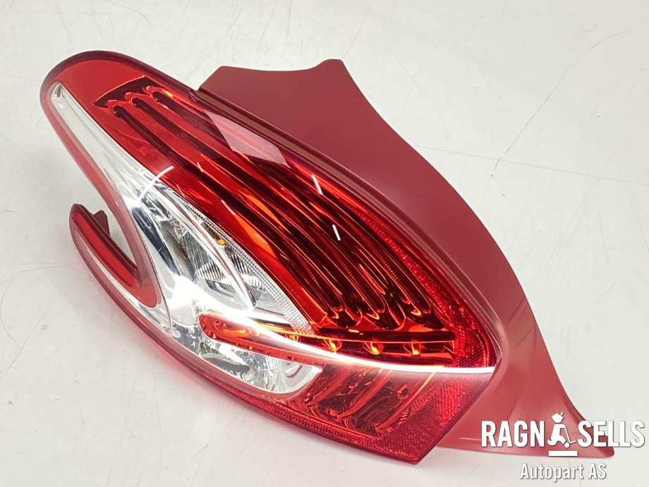 Baklykt venstre til Peugeot 208 2012-2019 (Type I)  (96 726 282 80|)