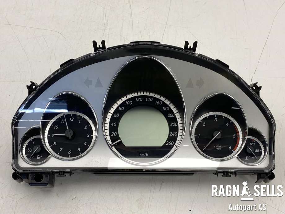 Instrumentpanel til Mercedes E-Klasse, 2009-2013 (Fase 1) (W212) (W212) (A2129003309)