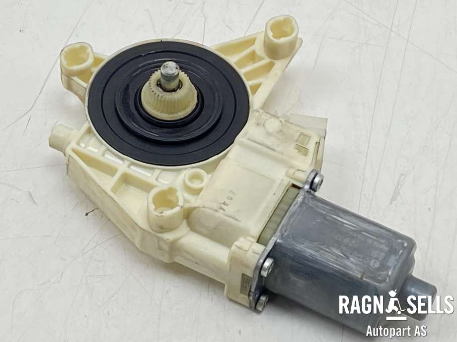 Ruteheis, kun motor, venstre foran til Mercedes Vito 2014-->> (W447) (W447) (A4479063500|)