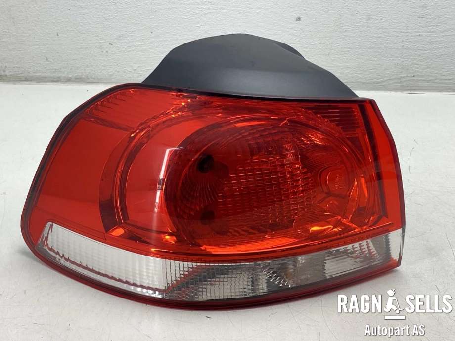 Baklykt venstre ytre til VW Golf VI, 2008-2012  (VALEO|5K0 945 095 E)