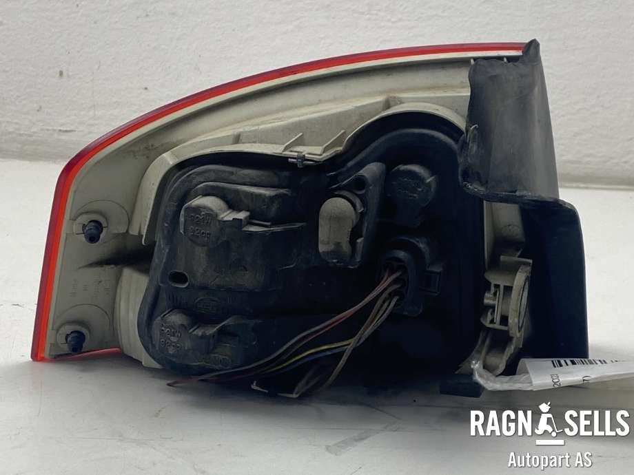 Baklykt høyre ytre til Audi A4 2004-2008 (Type III) (B7) (B7) (8E5 945 096|)