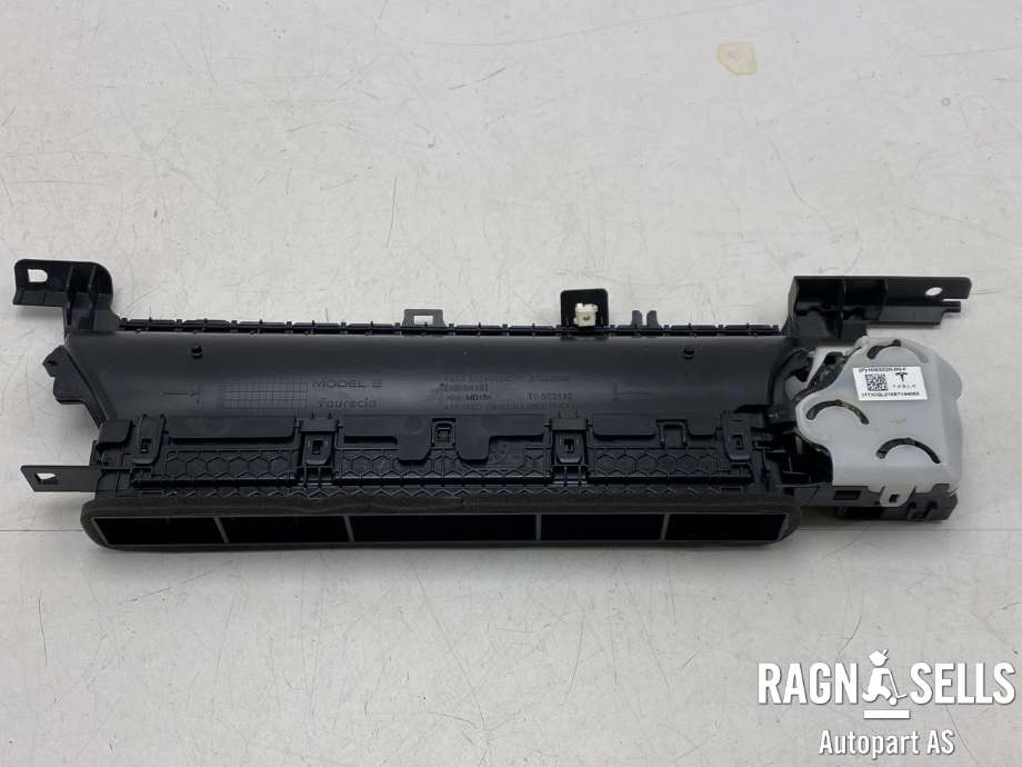 Dashbord friskluftdyse til Tesla Model 3, 2018-2023 (Fase 1)  (108332000F)