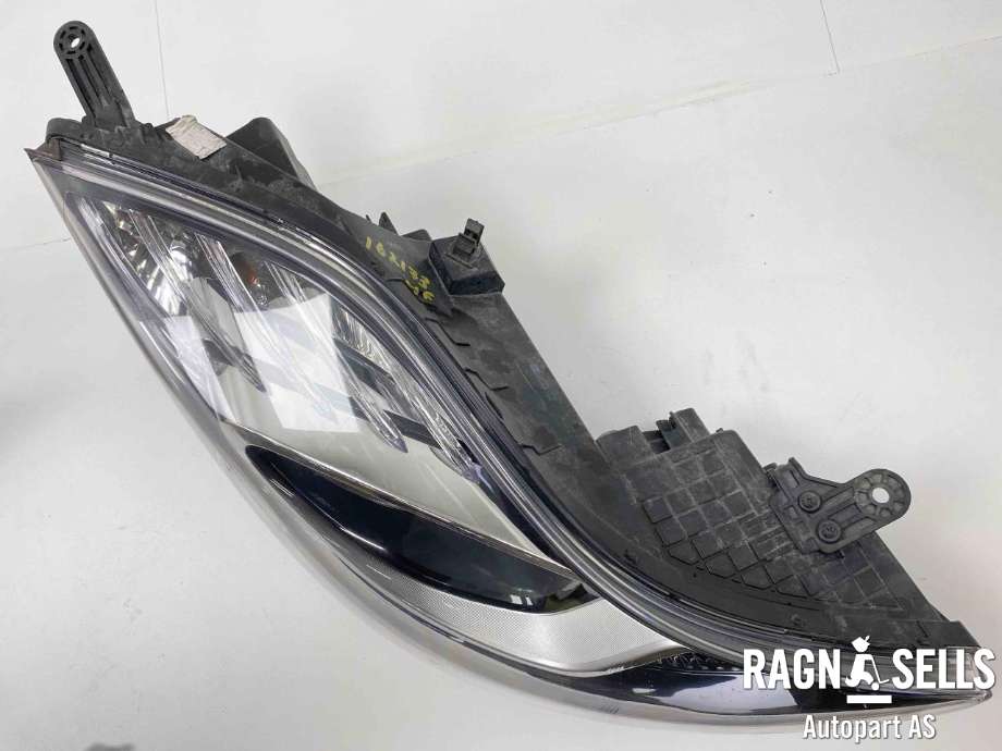 Frontlykt høyre halogen til Hyundai Ix20 2010-2017  (921021K000|)