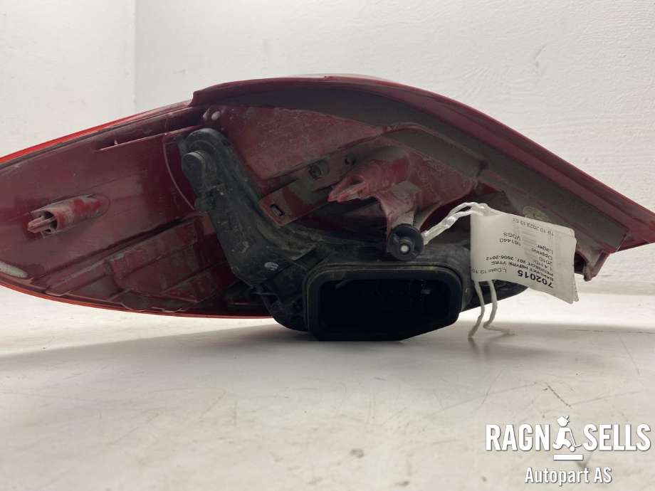 Baklykt høyre ytre til Peugeot 207 2006-2012  (6351 HQ|)