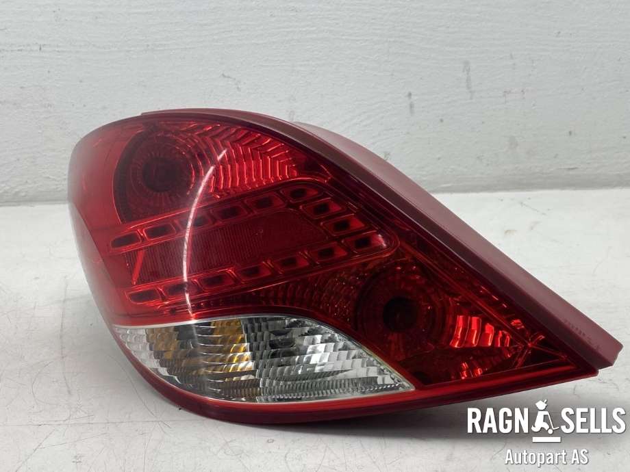 Baklykt venstre ytre til Peugeot 207, 2006-2012  (6350 HQ)