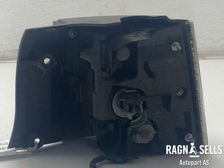 Baklykt venstre ytre til Mitsubishi Outlander 2007-2010 (Type II, Fase 1)  (8330A379|8330A395|)