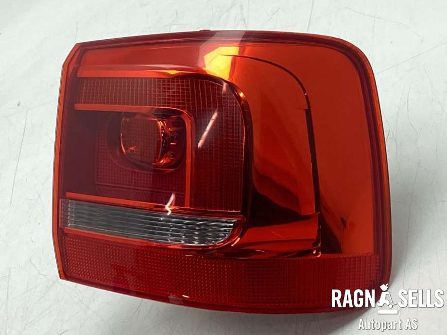 Baklykt høyre ytre til VW Touran 2010-2015 (Type I, Fase 3)  (1T0 945 096 R|)