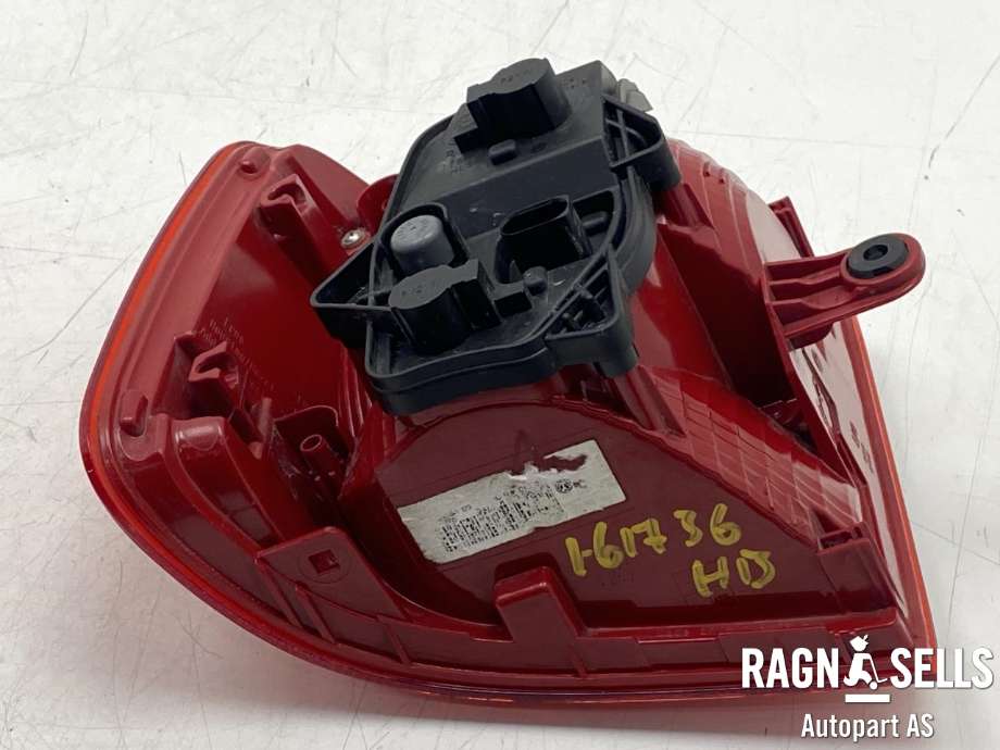 Baklykt høyre ytre til VW Touran 2010-2015 (Type I, Fase 3)  (1T0 945 096 R|)