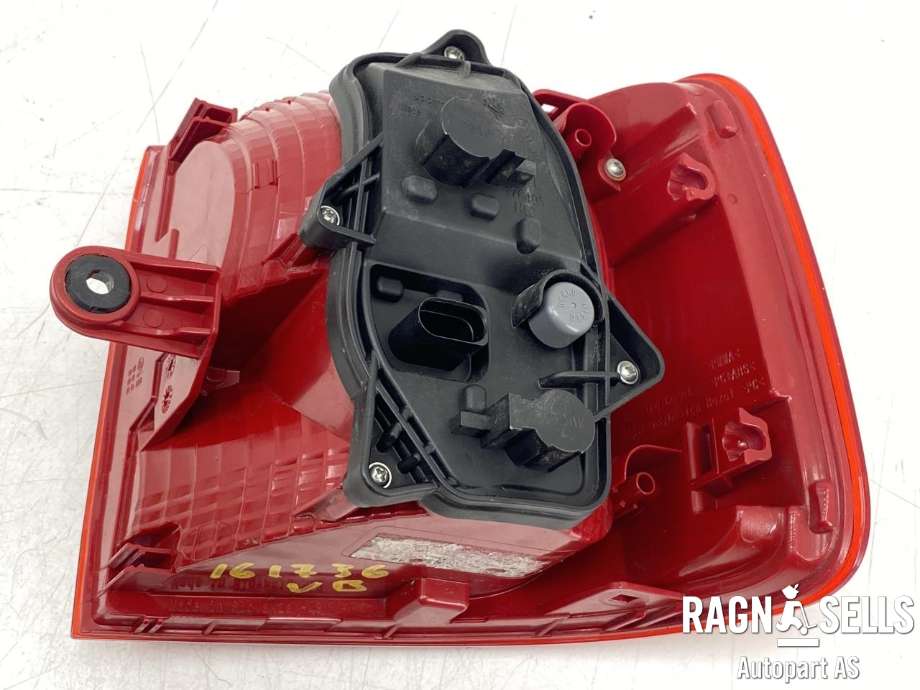 Baklykt venstre ytre til VW Touran 2010-2015 (Type I, Fase 3)  (1T0 945 095 R|)