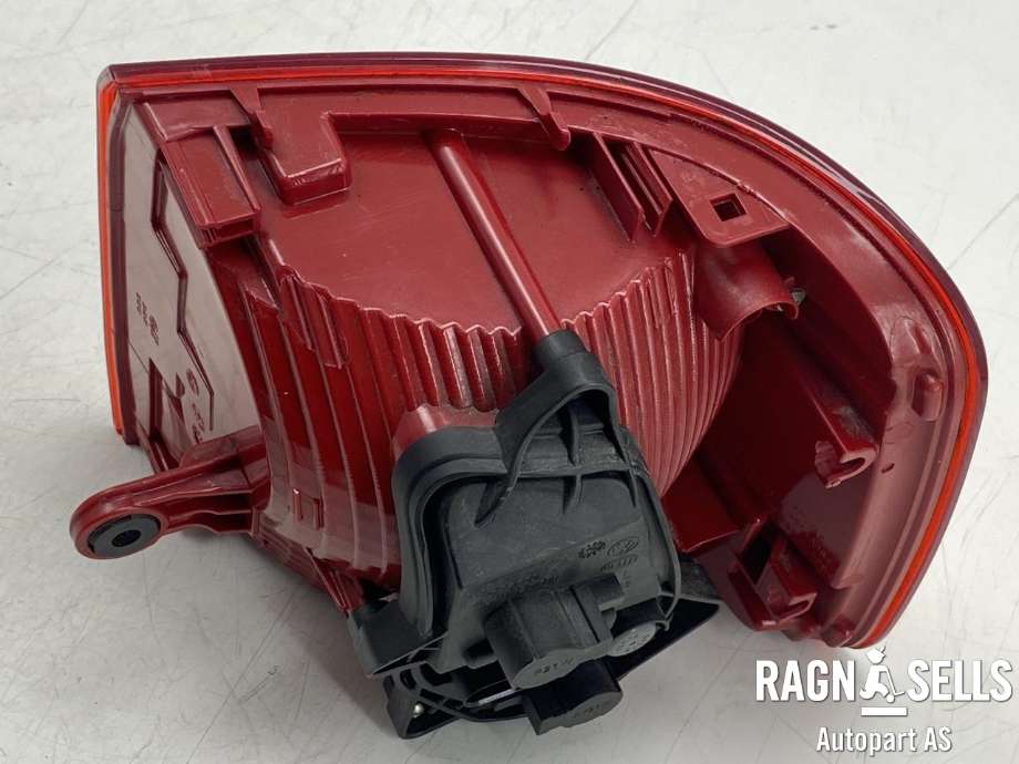 Baklykt venstre ytre til VW Touran 2010-2015 (Type I, Fase 3)  (1T0 945 095 R|)