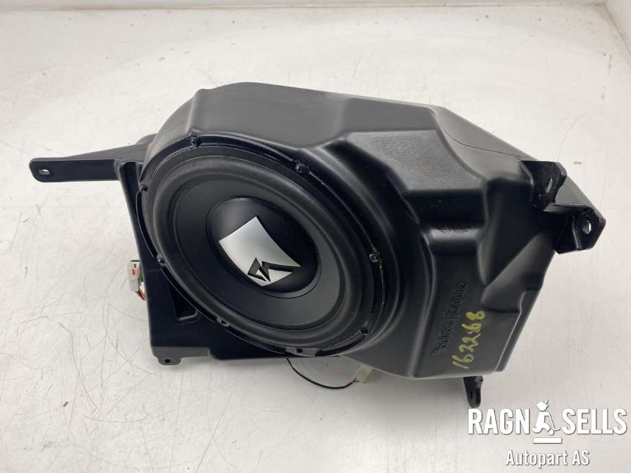 Bilstereo sub-woofer til Mitsubishi Outlander 2015-->> (Type III, Fase 2)  (ROCKFORDFOSGATE|8720A141|)