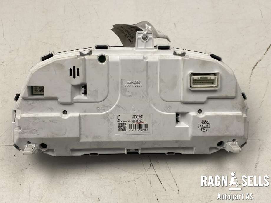 Instrumentpanel til Mitsubishi Outlander 2015-->> (Type III, Fase 2)  (MM0059354|8100C543|)