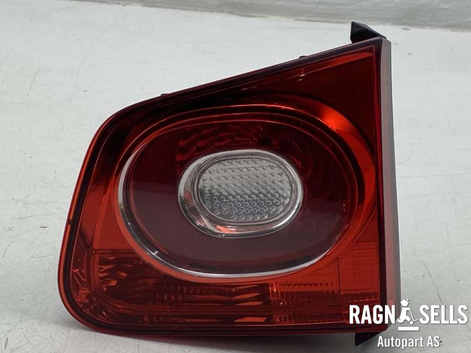 Baklykt høyre indre til VW Tiguan, 2007-2011 (Type I, Fase 1)  (5N0 945 094 B)