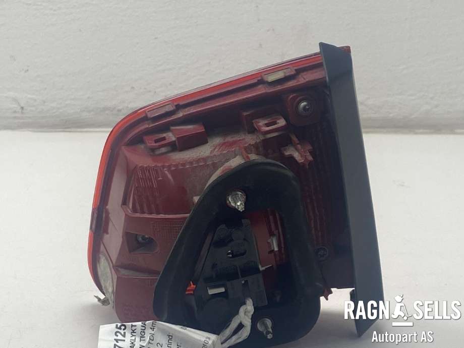 Baklykt venstre indre til VW Tiguan 2011-2016 (Type I, Fase 2) (5N0 945 093 G|)