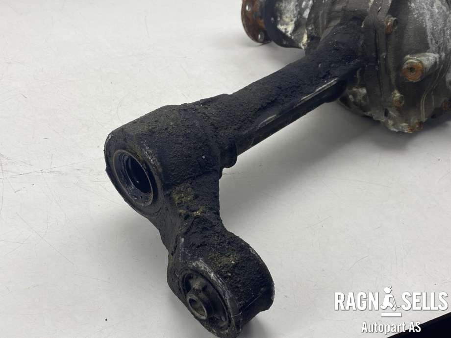 Kardang klokke foran til Nissan Pathfinder 2005-2010 (Fase 1) (R51) (R51) (38500EA400||38510EA000)