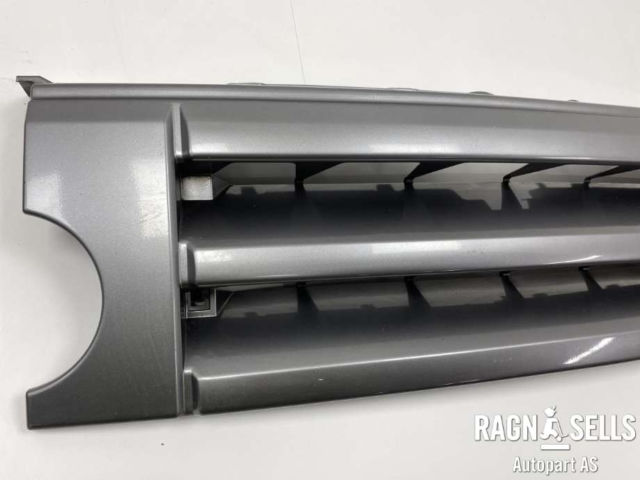 Grill til Land Rover Discovery 2005-2009 (Type III)  (DHB000274LML|5H228138CA8LML|)