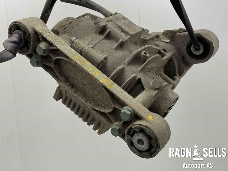 Kardang klokke bak til VW Transporter / Caravelle 2003-2009 (Fase 1) (T5) (T5) (02W 525 010 L|)