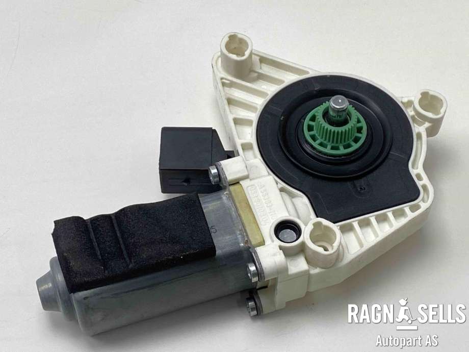 Ruteheis, kun motor, venstre foran til Mercedes CLA, 2013-2019 (C117) (C117) (A 207 820 05 42)