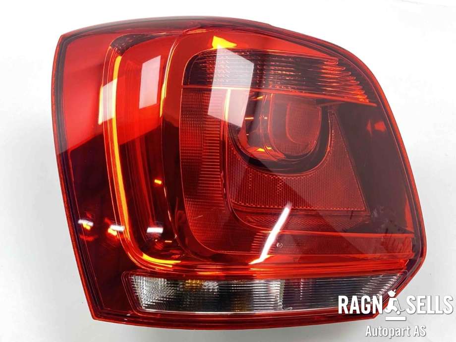 Baklykt venstre til VW Polo 2009-2014 (Type V, Fase 1)  (6R0 945 095 AH|)