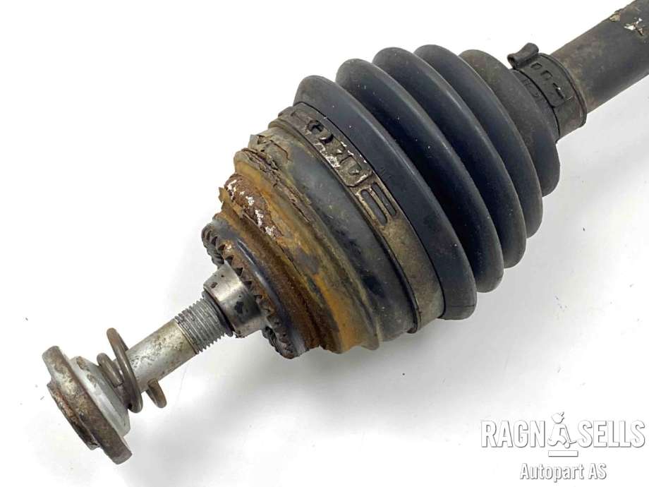 Drivaksel høyre foran, diesel/automat til BMW X1 2009-2015 (E84) (E84) (31 60 7 605 512|)
