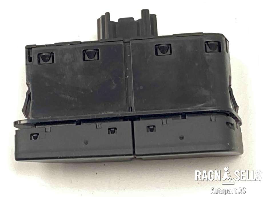 Bryter rutevarme til Ford Focus 2011-2014 (Type III, Fase 1)  (AM5T-18K574-AC||1817665)
