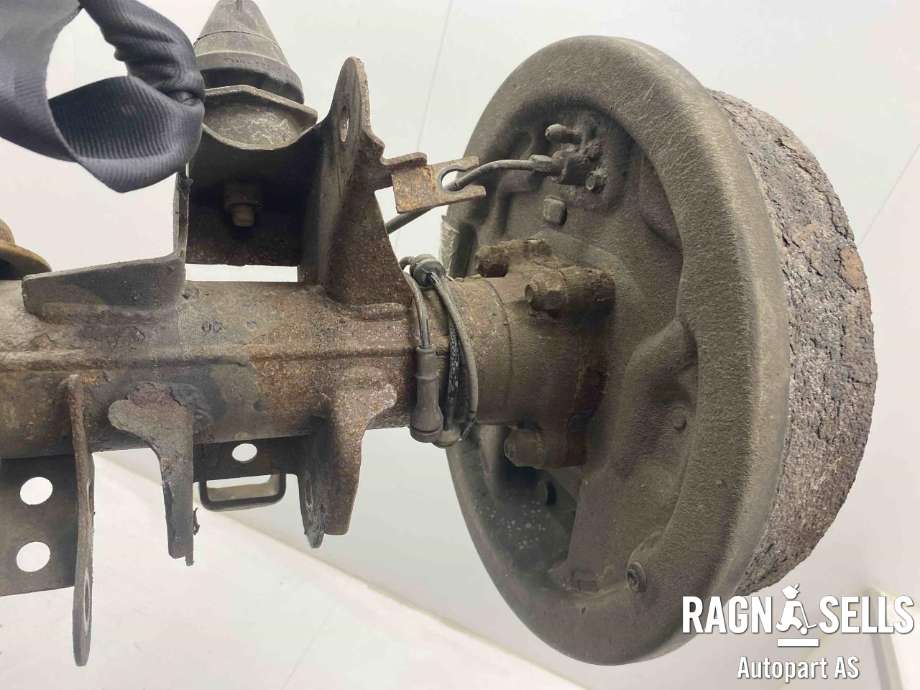 Bakaksel til Nissan Navara 2016-->> (D23) (D23) (430104JA1C|)