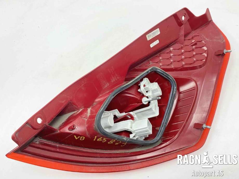 Baklykt venstre til Ford Fiesta 2008-2012 (Type VI, Fase 1)  (8A61-13A603-AB||1709553)