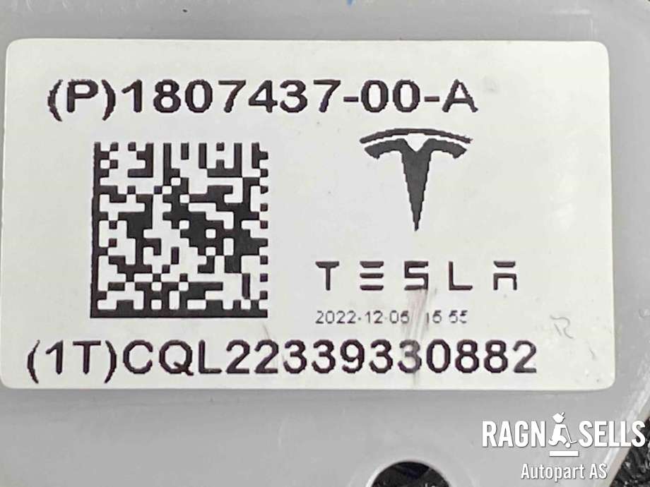 Dashbord friskluftdyse venstre til Tesla Model Y 2021-2024 (Type I)  (1083320-00-G|1807437-00-A|)