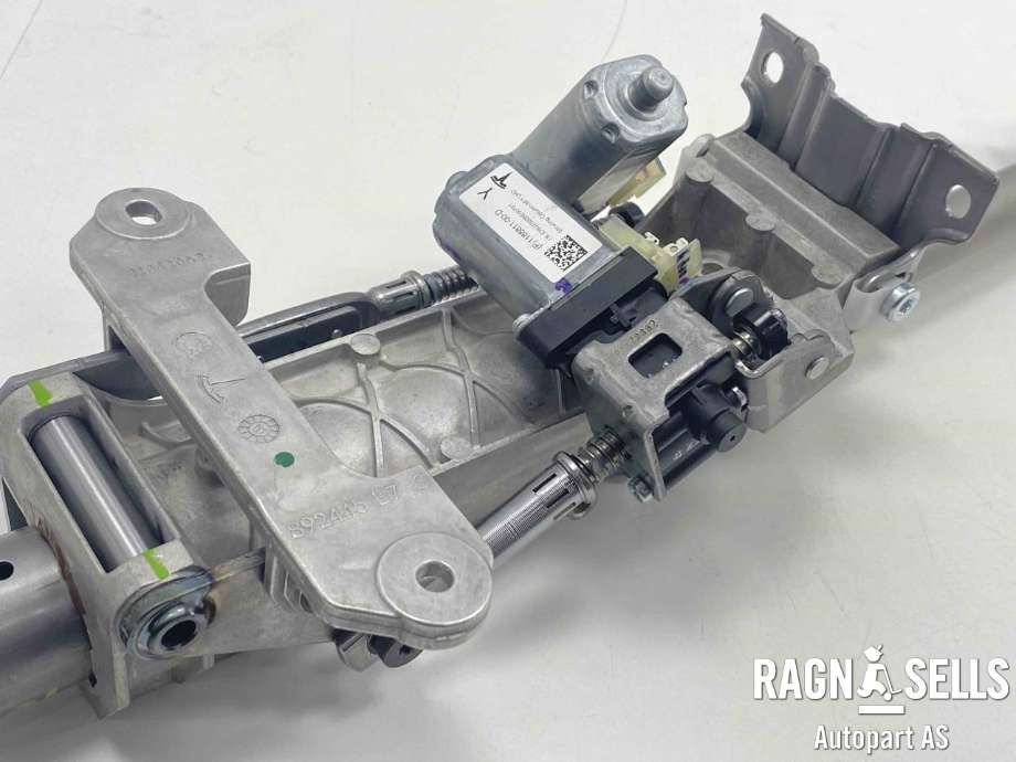 Rattaksel til Tesla Model Y 2021-2024 (Type I)  (118881100D|)