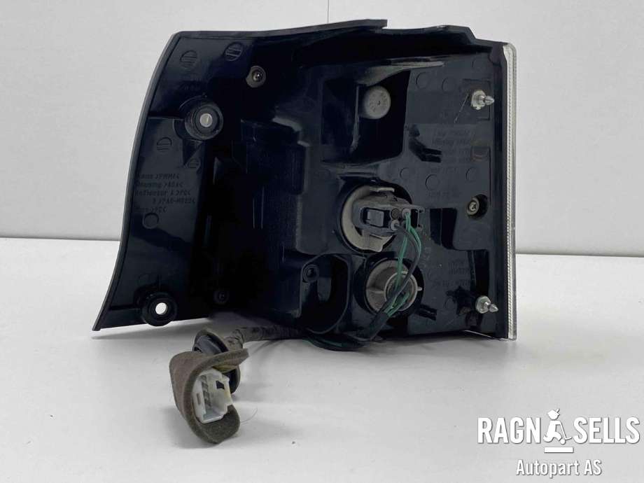 Baklykt venstre ytre til Mitsubishi Outlander 2007-2010 (Type II, Fase 1)  (8330A379|)