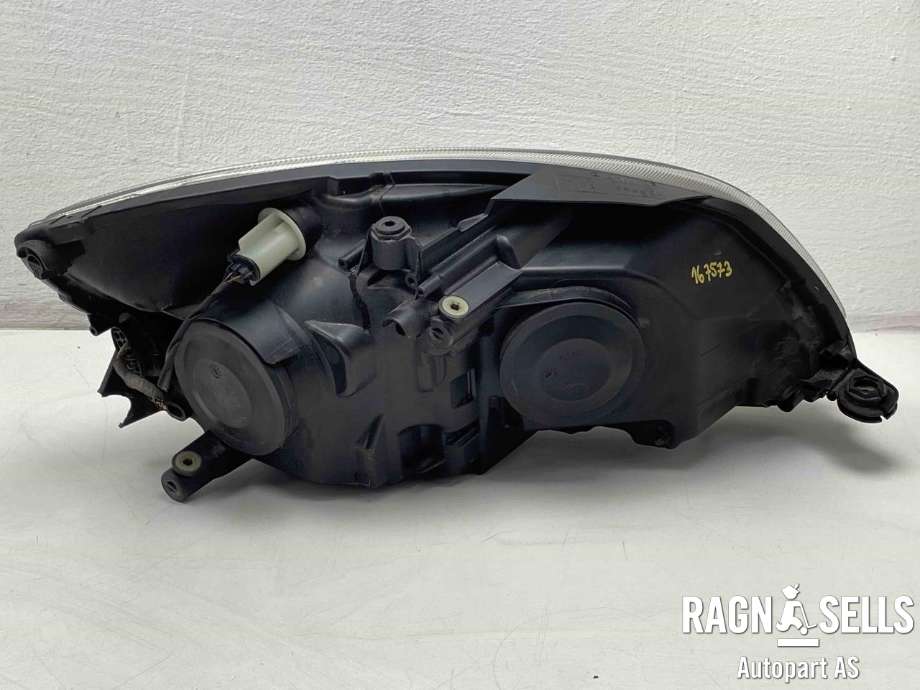 Frontlykt venstre halogen til Škoda Fabia 2010-2014 (Type II, Fase 2)  (5J1 941 017 D|)