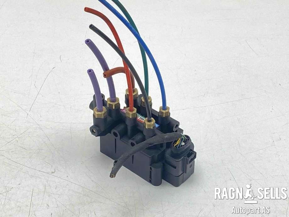 Ventilblokk luftfjæring til Audi e-tron, 2018-->>  (4KE 616 013 A)