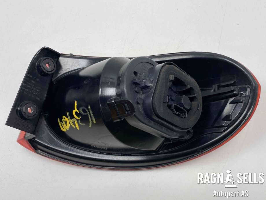 Baklykt venstre ytre til VW Tiguan 2007-2011 (Type I, Fase 1)  (5N0 945 095 H|5N0 945 111 D|)