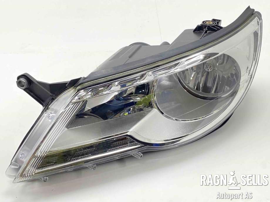 Frontlykt venstre halogen til VW Tiguan, 2007-2011 (Type I, Fase 1)  (HELLA|5N1 941 031 AB)