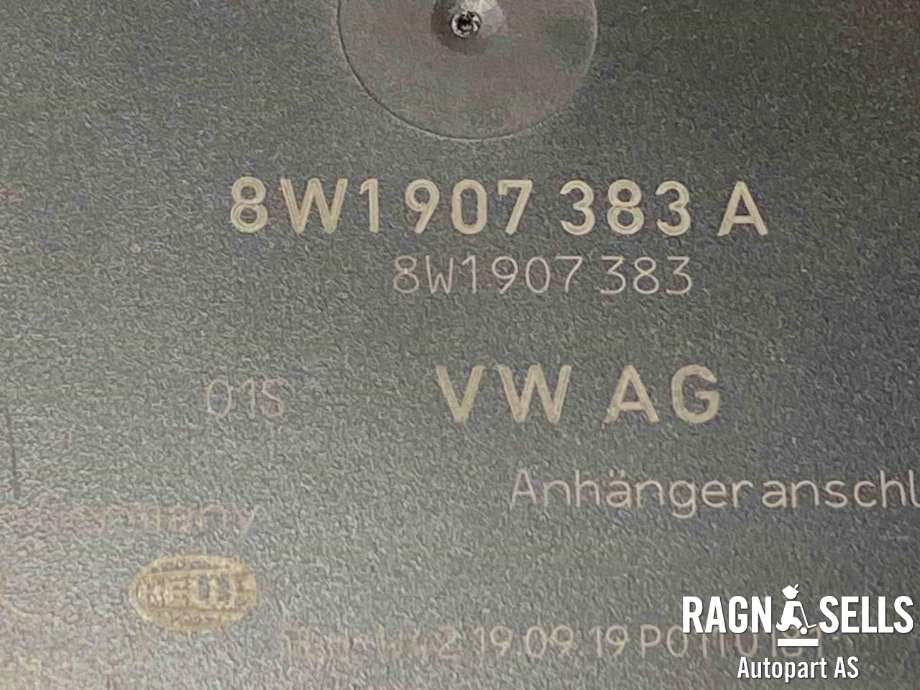 Styreenhet hengerfeste til Audi Q5 2017-->> (Type II)  (HELLA|8W1907383A|)