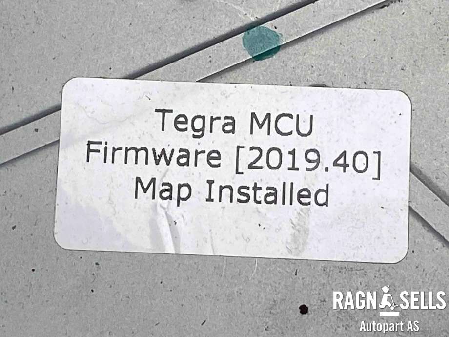 Multimedia display (MCU - Media Controller Unit) til Tesla Model S 2013-2016 (Fase 1)  (1015898-00-A|1098050-00-G|)