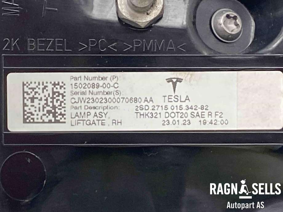 Baklykt høyre indre til Tesla Model Y 2021-2024 (Type I)  (1502089-00-B|1502089-00-C|)