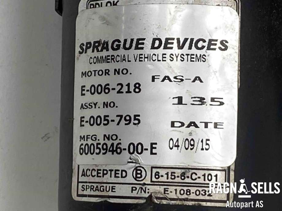 Viskermotor frontrute til Tesla Model S 2013-2016 (Fase 1)  (6005946-00-E|)