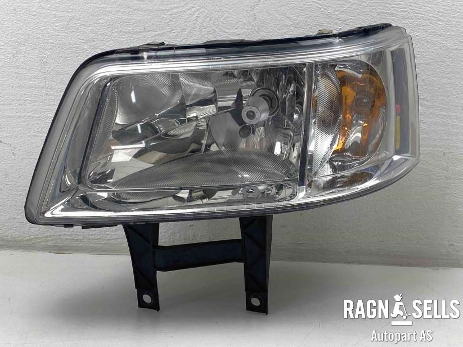 Frontlykt venstre halogen til VW Transporter / Caravelle, 2003-2009 (Fase 1) (T5) (T5) (7H1 941 017 N)
