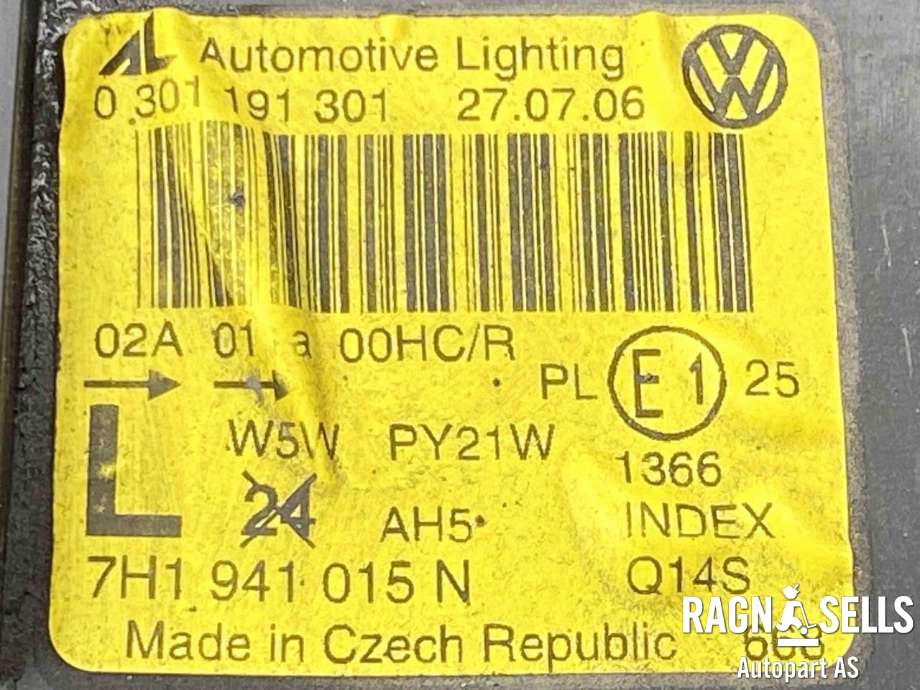 Frontlykt venstre halogen til VW Transporter / Caravelle 2003-2009 (Fase 1) (T5) (T5) (7H1 941 017 N|)