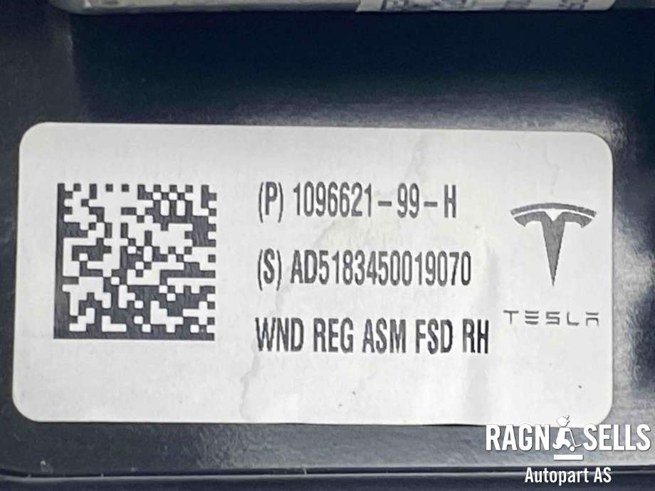 Ruteheis høyre foran til Tesla Model 3 2018-2023 (Fase 1)  (109662199H|)
