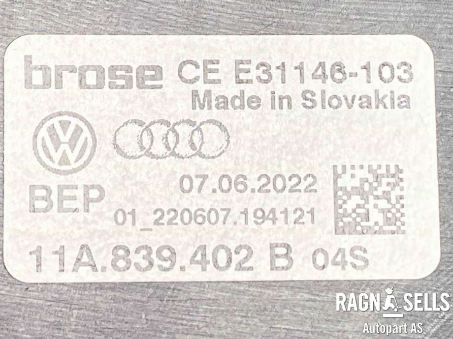 Ruteheis høyre bak til VW ID.4 2020-->>  (11A 839 462 B|11A 839 462 D|)