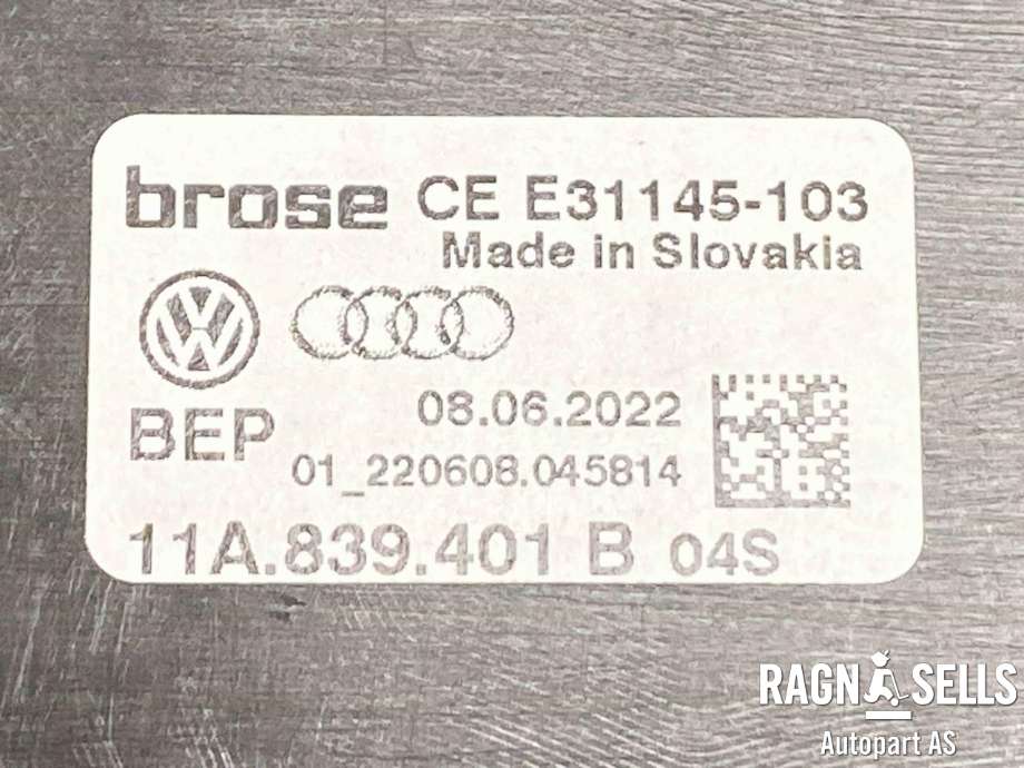 Ruteheis venstre bak til VW ID.4 2020-->>  (11A 839 461 B|11A 839 461 D|)