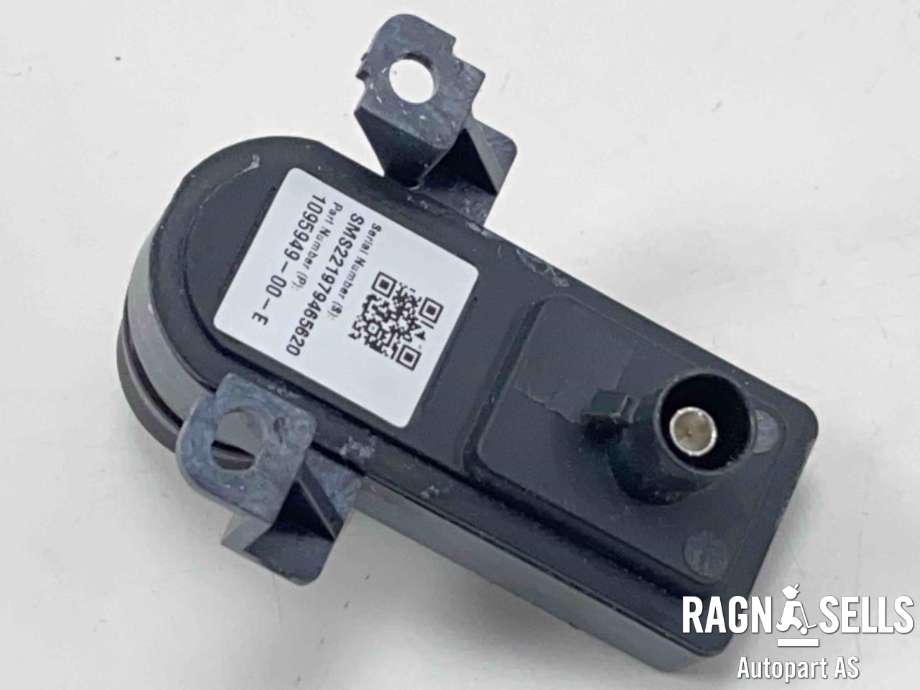 Parkeringskamera bak til Tesla Model Y 2021-2024 (Type I)  (1095949-00-E|)